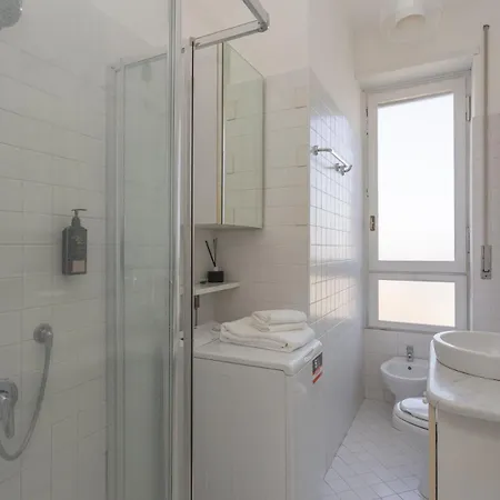 Skyline View Biancamano 1 Bdr With Balcony By Rentopolis Apartment Milan