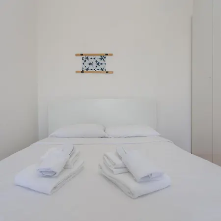 Apartamento Skyline View Biancamano 1 Bdr With Balcony By Rentopolis