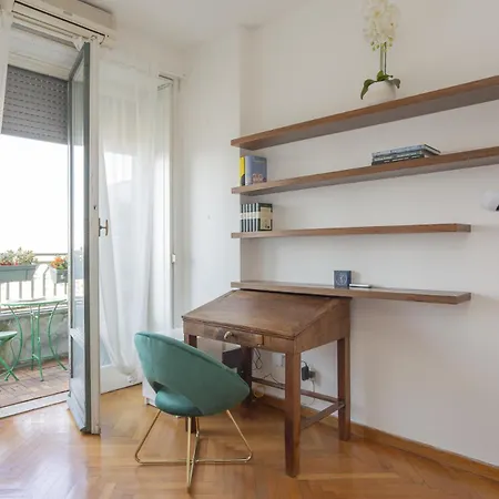 Skyline View Biancamano 1 Bdr With Balcony By Rentopolis Apartment
