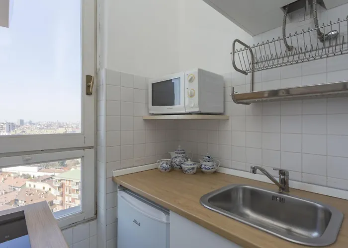 Skyline View Biancamano 1 Bdr With Balcony By Rentopolis Μιλάνο