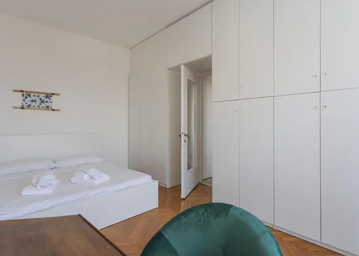 Διαμέρισμα Skyline View Biancamano 1 Bdr With Balcony By Rentopolis Μιλάνο