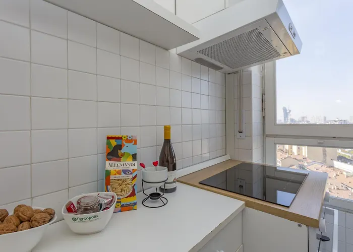 Skyline View Biancamano 1 Bdr With Balcony By Rentopolis Διαμέρισμα *
