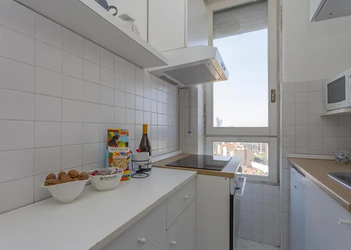 Skyline View Biancamano 1 Bdr With Balcony By Rentopolis * Μιλάνο