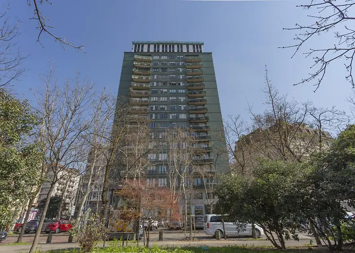 Skyline View Biancamano 1 Bdr With Balcony By Rentopolis Μιλάνο