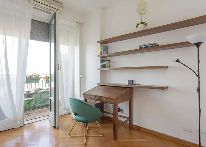 Skyline View Biancamano 1 Bdr With Balcony By Rentopolis Διαμέρισμα