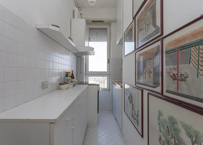 Skyline View Biancamano 1 Bdr With Balcony By Rentopolis Διαμέρισμα Μιλάνο